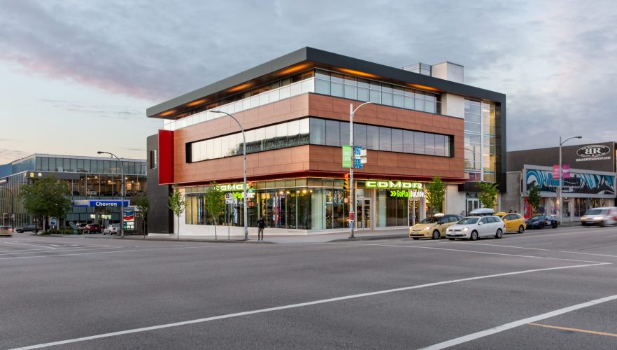 comor-sports-retail-design-2-scaled